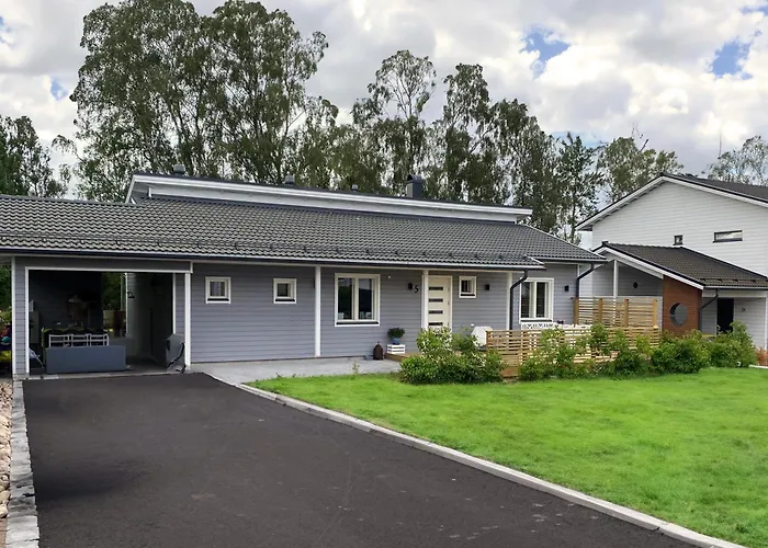 ヴィラ Near The Sea In A Scenic Area In *